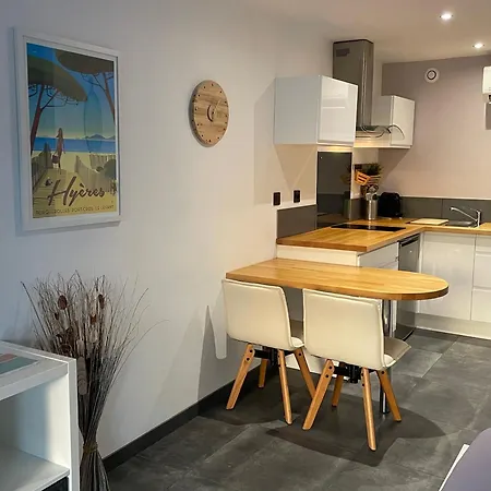 A 400 M Confort Terrasse Clim Parking Hyères