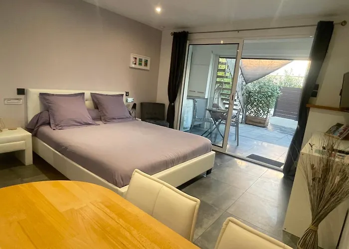 Appartement A 400 M Confort Terrasse Clim Parking Hyères