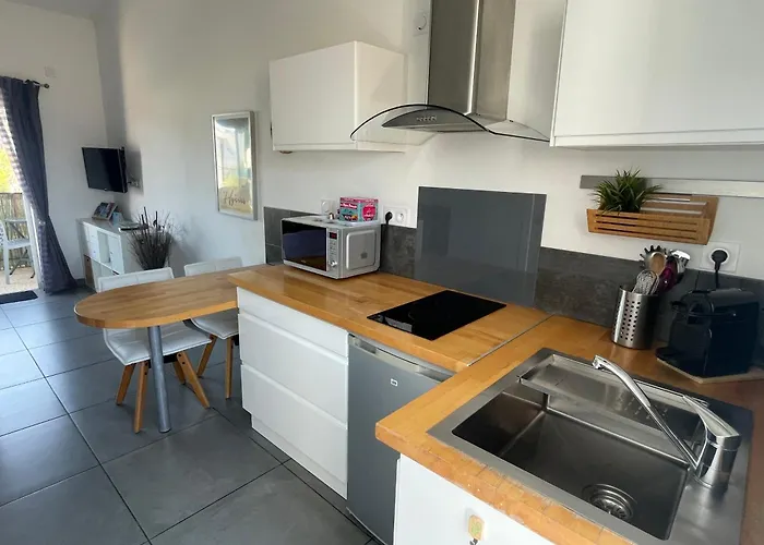 A 400 M Confort Terrasse Clim Parking Appartement Hyères