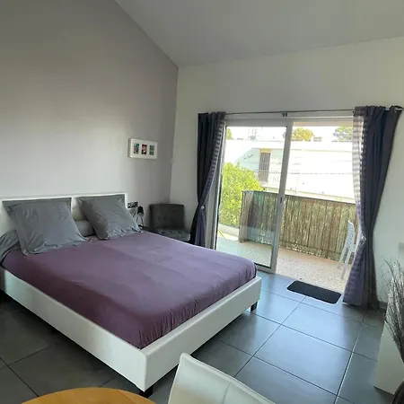 A 400 M Confort Terrasse Clim Parking * Hyeres