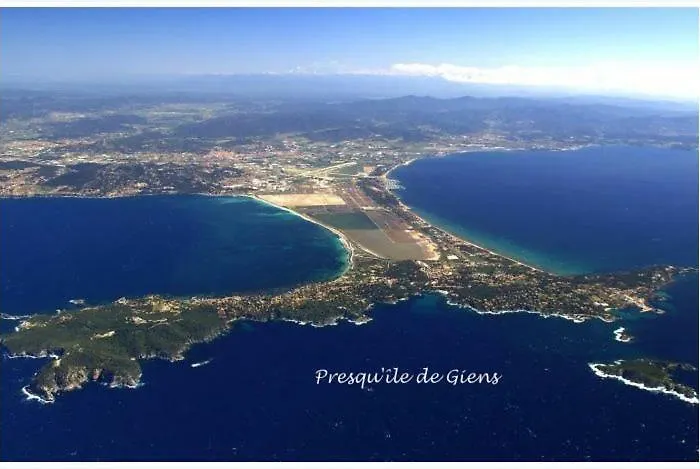 A 400 M Confort Terrasse Clim Parking * Hyères
